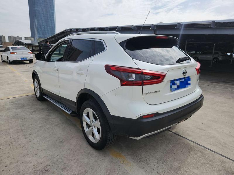 Nissan Qashqai - фото 4