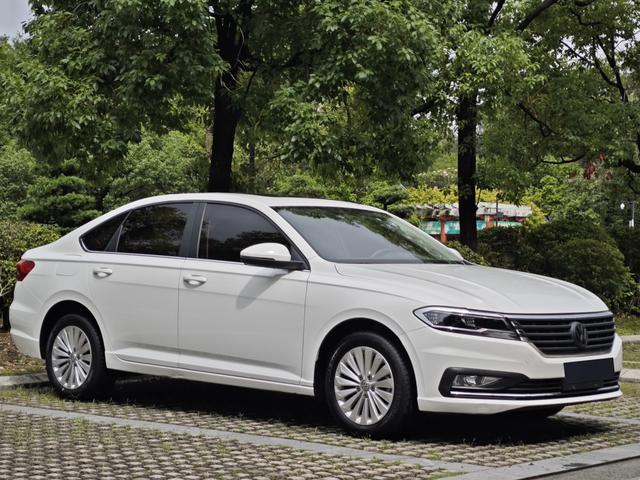 Volkswagen Lavida - фото 2