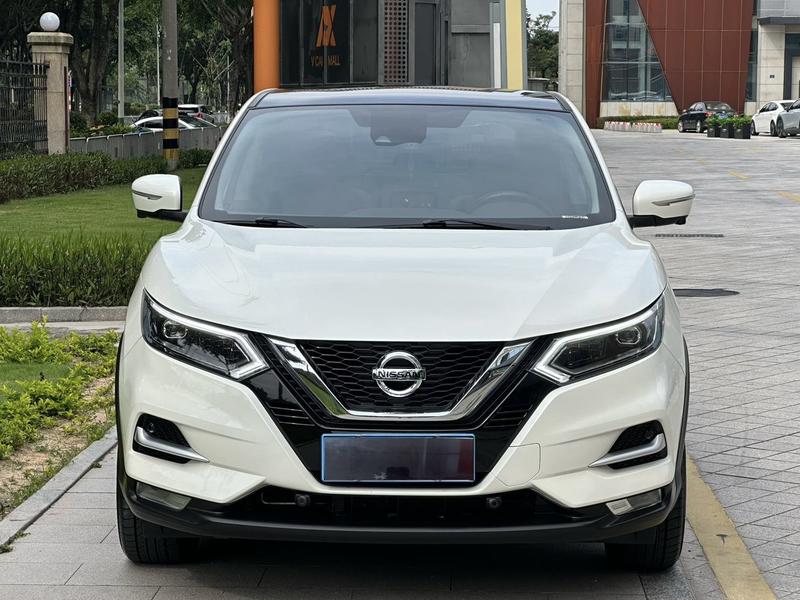 Nissan Qashqai - фото 1