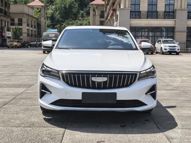 Geely Emgrand - фото 1