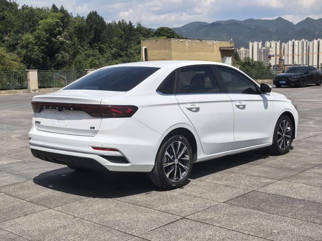 Geely Emgrand - фото 2