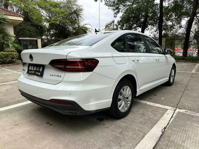 Volkswagen Lavida - фото 3