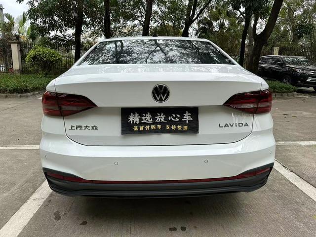 Volkswagen Lavida - фото 4