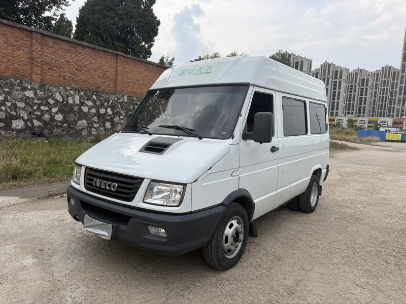 Iveco Daily - фото 0
