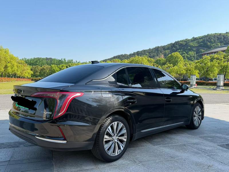 Hongqi E-QM5 - фото 4