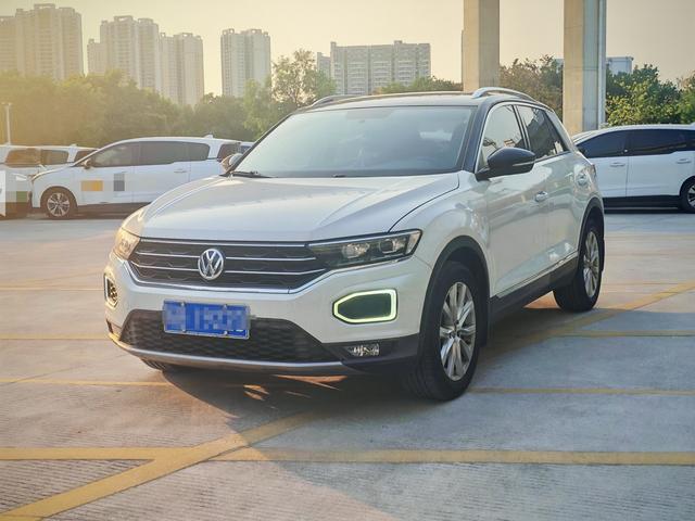 Volkswagen T-Roc - фото 0