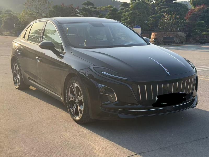 Hongqi E-QM5 - фото 2