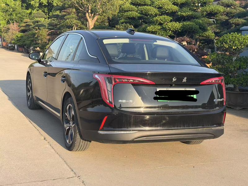 Hongqi E-QM5 - фото 3