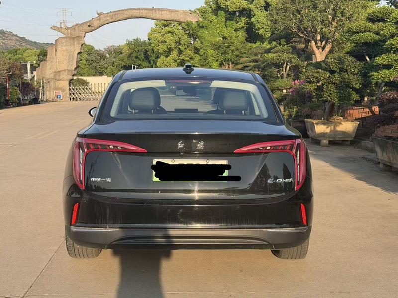 Hongqi E-QM5 - фото 4