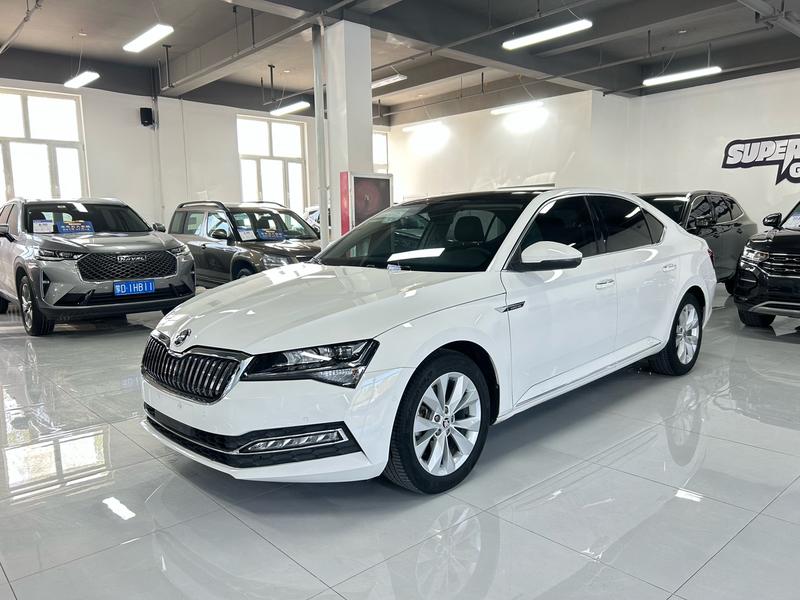 Skoda Superb - фото 0