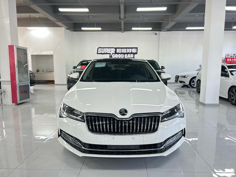 Skoda Superb - фото 1