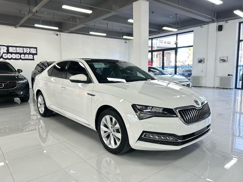 Skoda Superb - фото 2