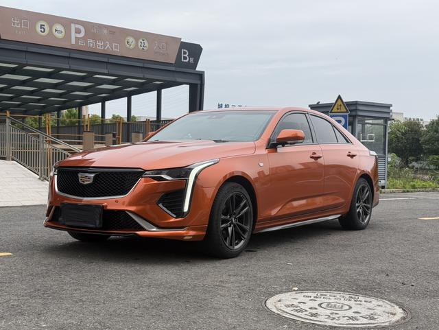 Cadillac CT4 - фото 0