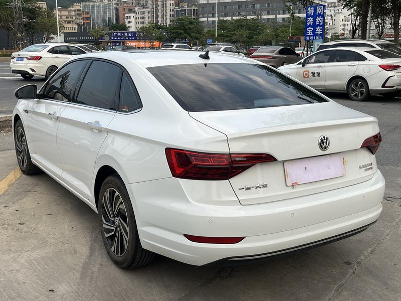 Volkswagen Sagitar - фото 3
