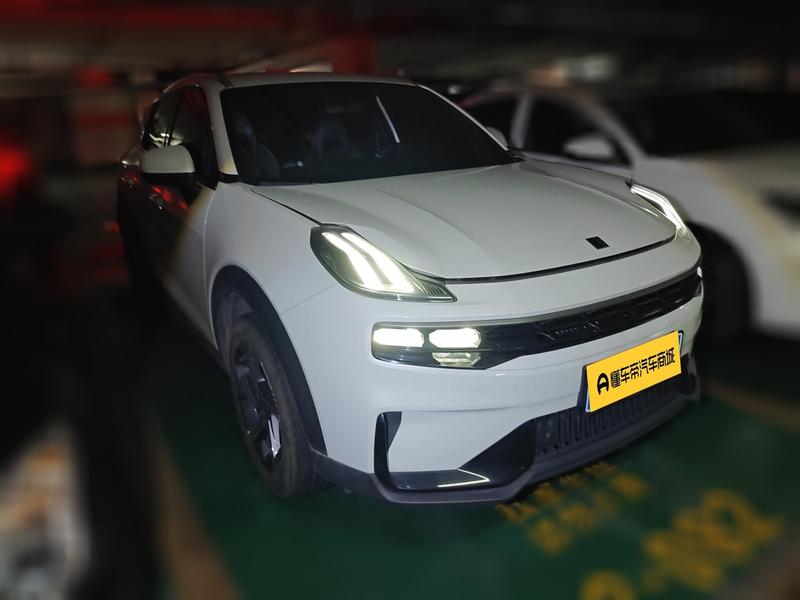 Lynk & Co 06 - фото 2