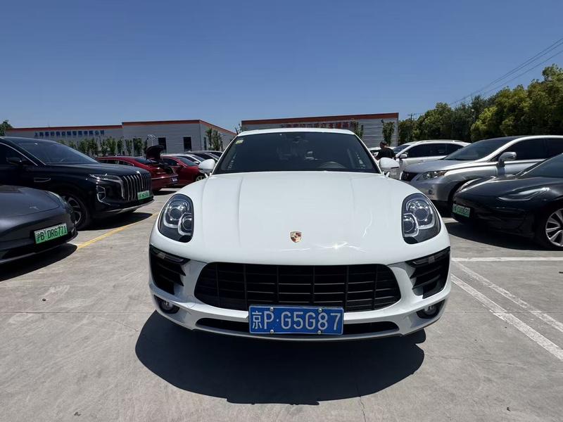 Porsche Macan - фото 1