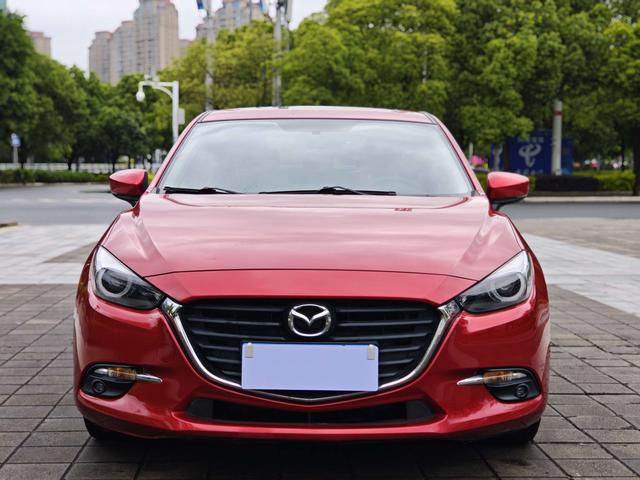 Mazda Mazda3 - фото 1