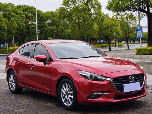 Mazda Mazda3 - фото 2