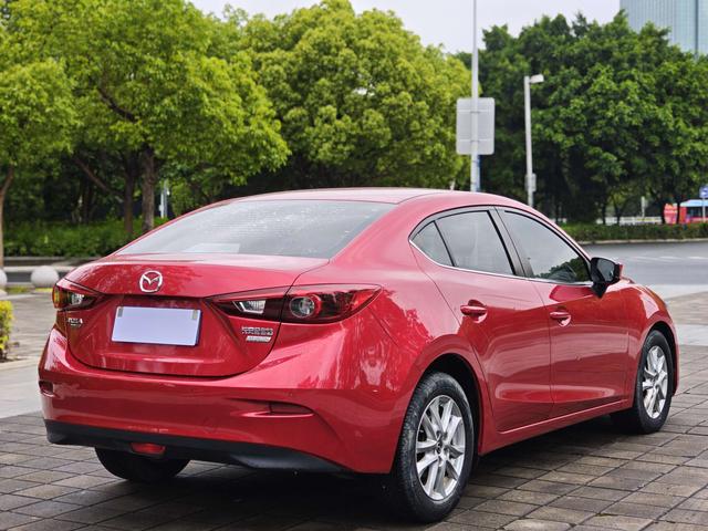Mazda Mazda3 - фото 4