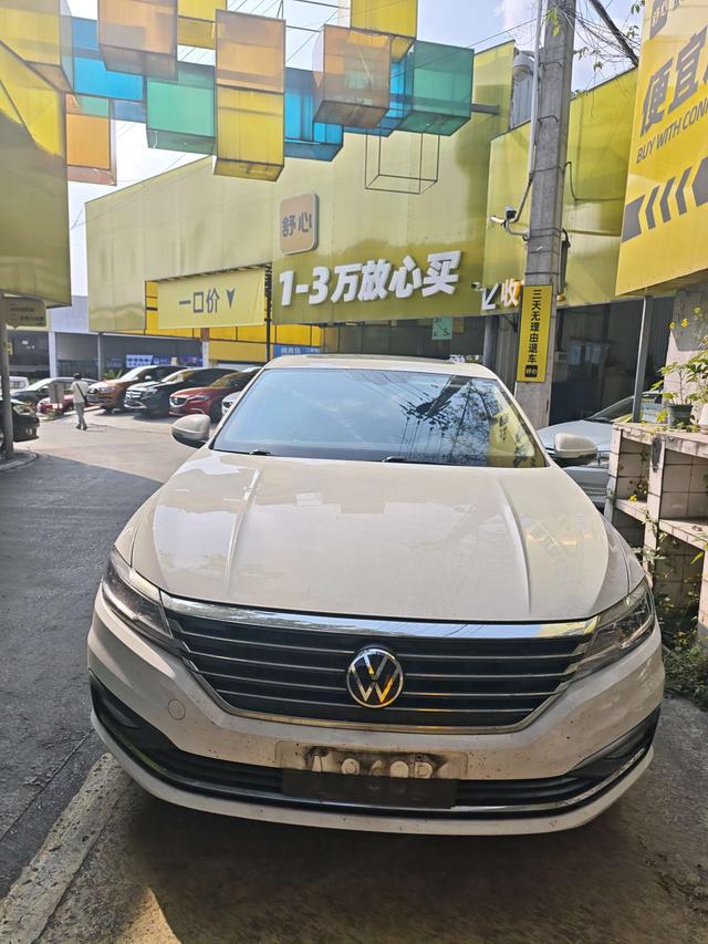Volkswagen Lavida - фото 1