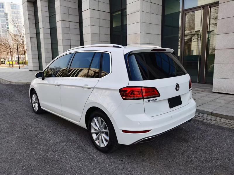 Volkswagen · - фото 3