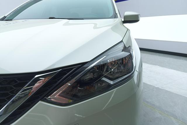 Nissan Sylphy - фото 1