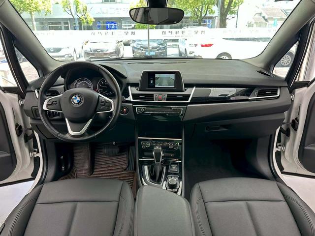 BMW 2-Series Active Tourer - фото 4