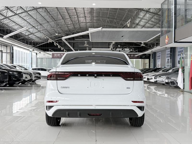 Geely Emgrand - фото 4