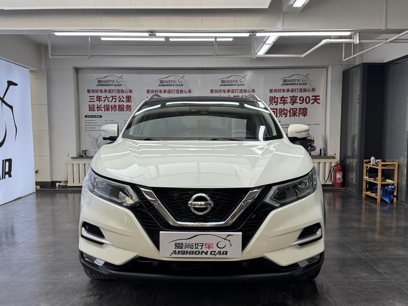 Nissan Qashqai - фото 1