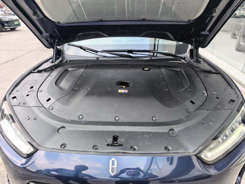AITO M5 - фото 3