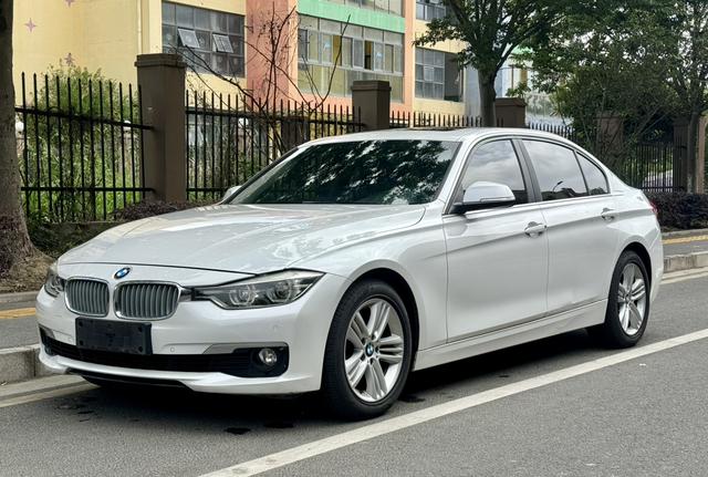BMW 3-Series - фото 1