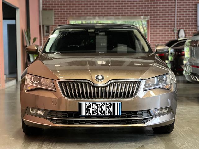 Skoda Superb - фото 1