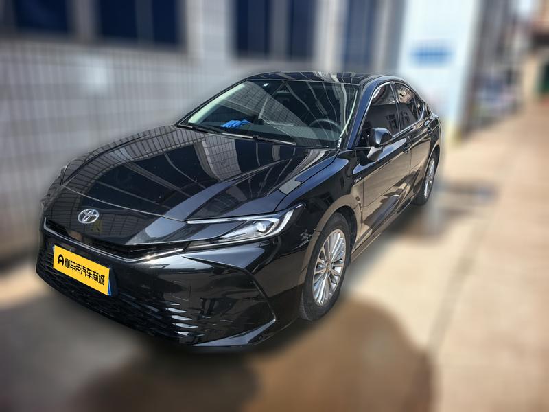 Toyota Camry - фото 0