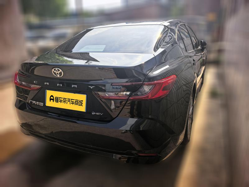 Toyota Camry - фото 3