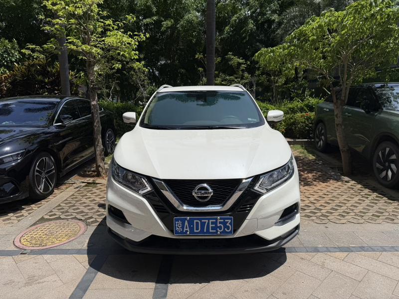 Nissan Qashqai - фото 1