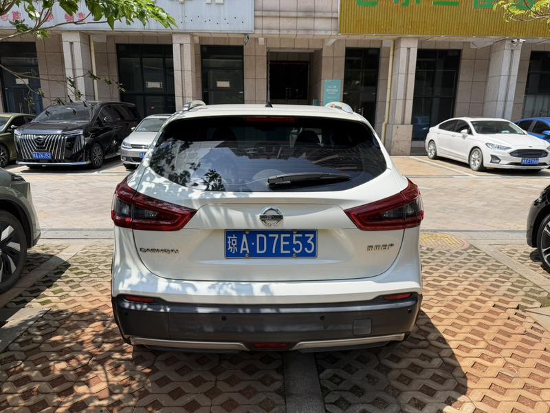 Nissan Qashqai - фото 4