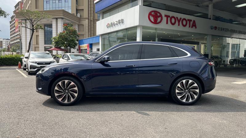AITO M5 - фото 3