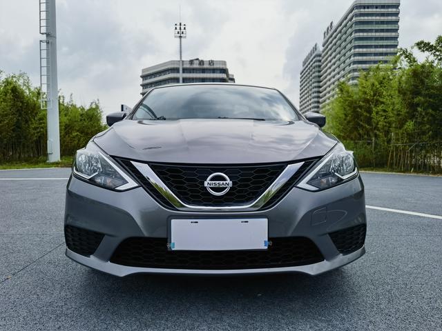 Nissan Sylphy - фото 1