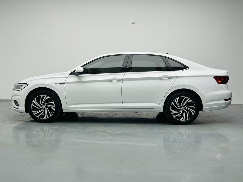 Volkswagen Sagitar - фото 3