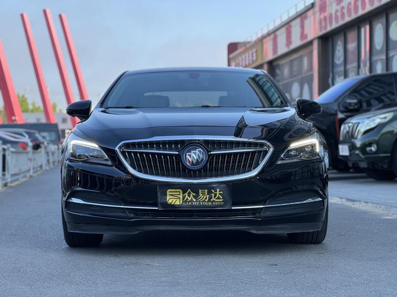 Buick LaCrosse - фото 1