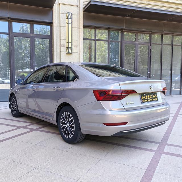 Volkswagen Sagitar - фото 3