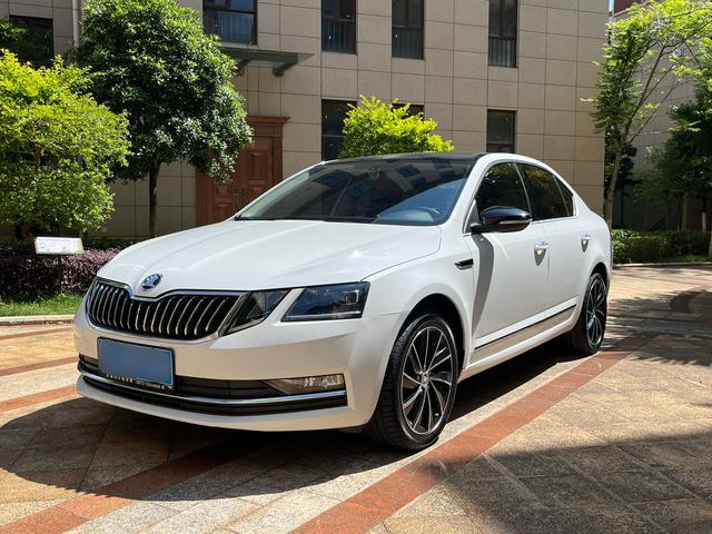 Skoda Octavia - фото 0