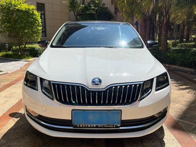 Skoda Octavia - фото 1