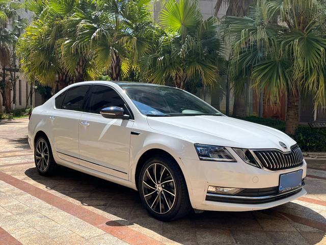 Skoda Octavia - фото 2