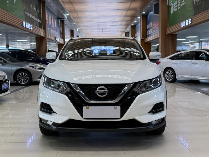 Nissan Qashqai - фото 1