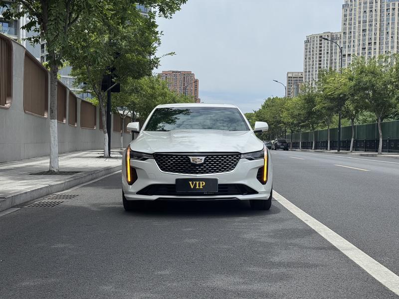 Cadillac CT4 - фото 1
