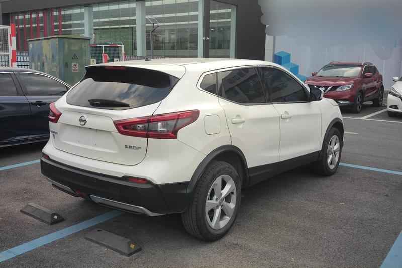 Nissan Qashqai - фото 2
