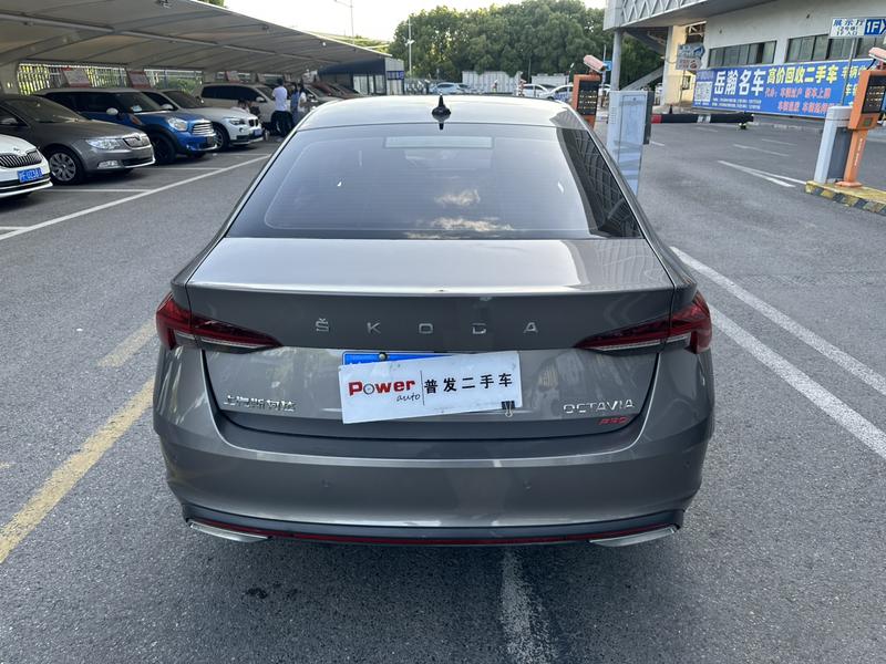 Skoda Octavia - фото 3