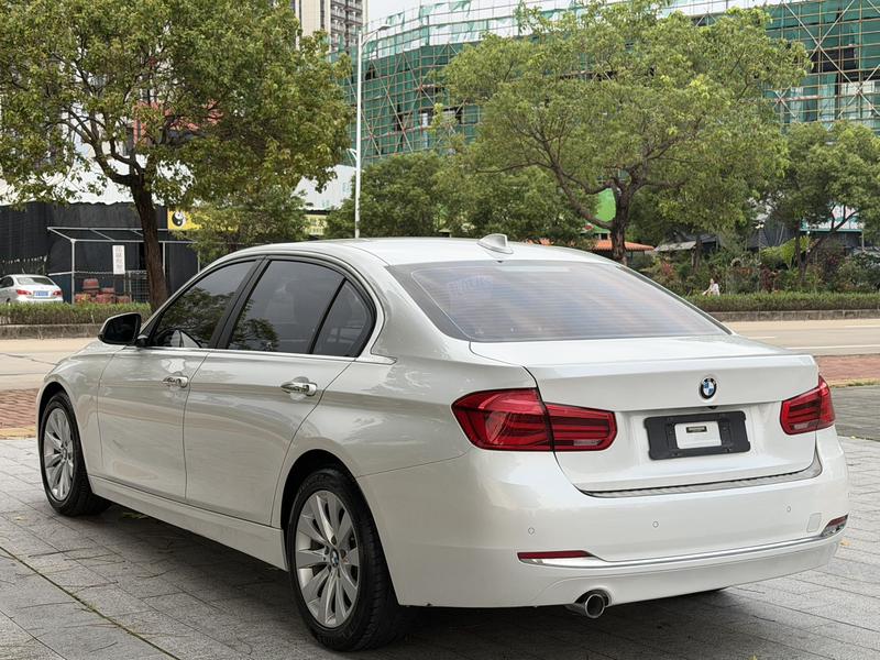 BMW 3 Series - фото 3