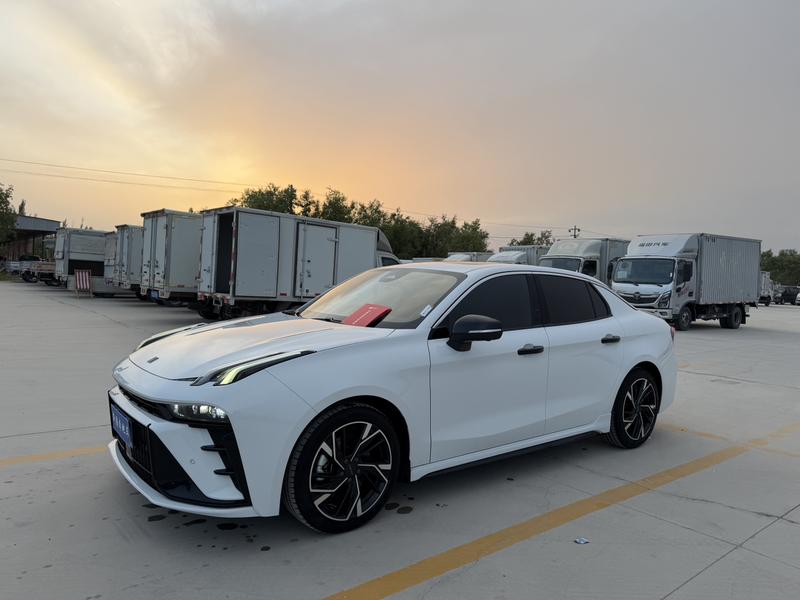 Lynk & Co 03 - фото 0